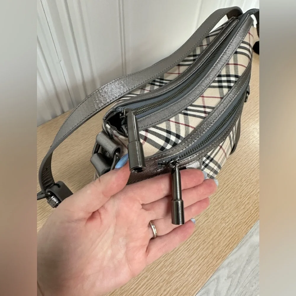 Burberry Plaid Shoulder Bag with Leather Accents, pre-loved Burberry Nova bag - Picture 2 of 16